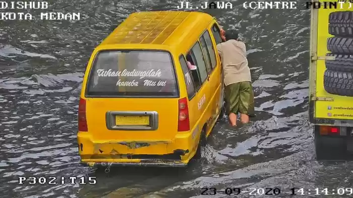  Belum Ada Terobosan Kebijakan Akhyar Atasi Banjir di Medan.