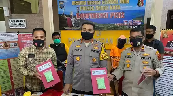 Polisi di Medan Sita 1.000 Butir Pil Ekstasi Usai Nyamar Sebagai Pembeli