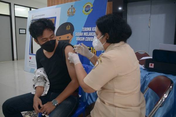 Lantamal I Belawan Gelar Vaksinasi dan Donor Darah