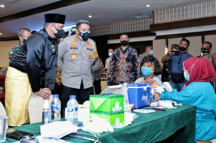 Wali Kota Medan berharap Vaksinasi yang digelar Alumni Akpol angkatan 95 dapat Membantu Percepatan Vaksinasi di Kota Medan