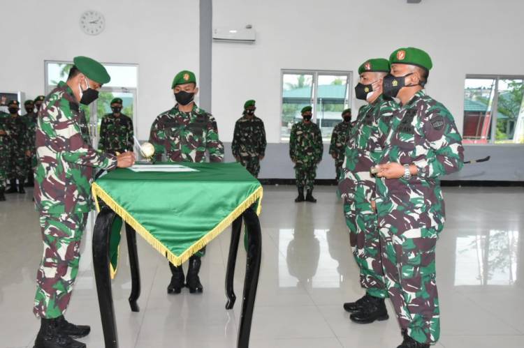 Danrem 023/KS Pimpin Sertijab Dandim 0210/Tapanuli Utara