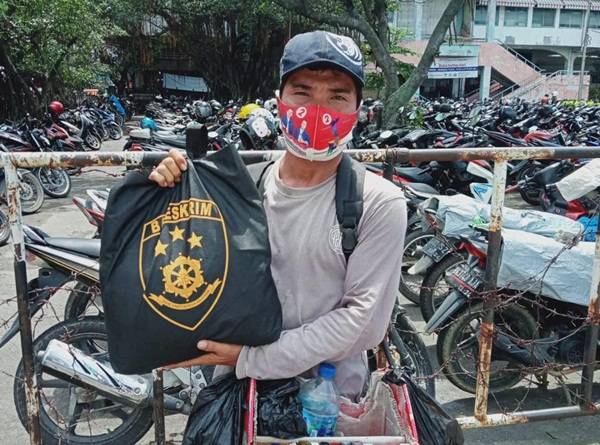 Pekerja Kasar Pusat Pasar Medan Dapat Bantuan Kabareskrim