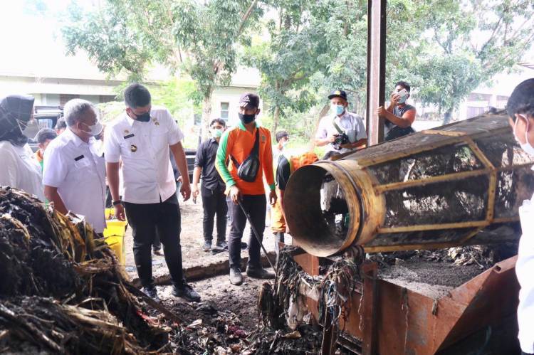 Bobby Nasution Canangkan Tiga Pasar Bersih Sampah Pasar Induk Lau Cih Diolah Jadi Kompos