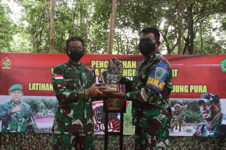 Wakasad Tutup Latihan Puncak Taktis YTP Raider 641/Bru