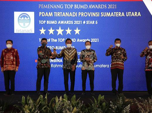 Dirut Kabir Bedi Sabet TOP CEO BUMD dan PDAM Tirtanadi Raih TOP BUMD Awards 2021 Kategori Bintang 5.