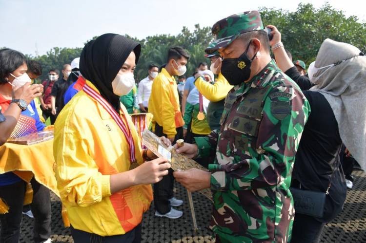 Pangdam I/BB Dampingi Gubsu Lepas Kontingen PON XX 2021 Sumut