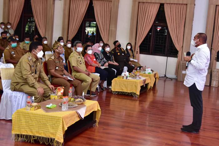 Gubsu Tinjau Vaksinasi dan Sekolah Tatap Muka di Siantar dan Simalungun