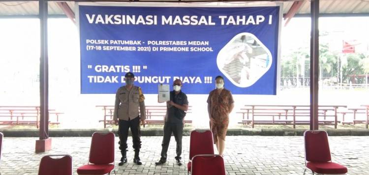 Percepat Vaksinasi, Sebanyak 304 Orang Terima Vaksinasi Massal Tahap I Polsek Patumbak