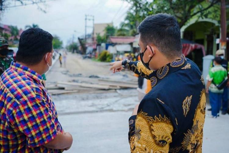 Kerap Tinjau langsung Perbaikan Jalan, Langkah Bobby Nasution Antisipasi Penyelewengan