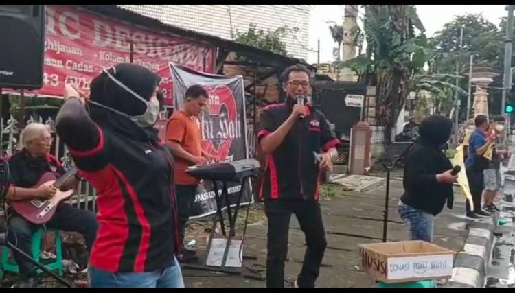 Tak Tersentuh Bantuan Pemerintah, Pekerja Musik Ngamen Dijalan