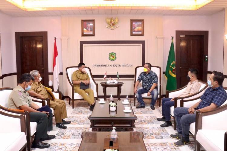 Bobby Nasution Apresiasi Penyemprotan Eco Enzym Komunitas Satu Hati