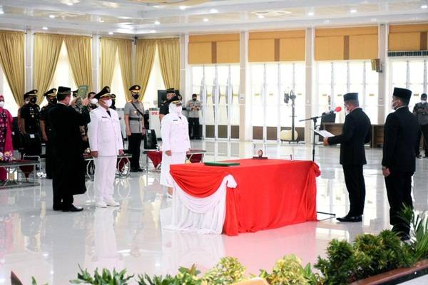 Lantik Bupati dan Wakil Bupati Labuhanbatu, Gubsu Minta Percepat Serap Anggaran