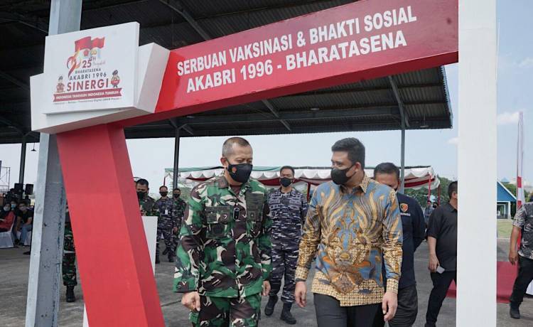 Tinjau Serbuan Vaksinasi yang Digelar AKABRI-96, ini Harapan Bobby Nasution