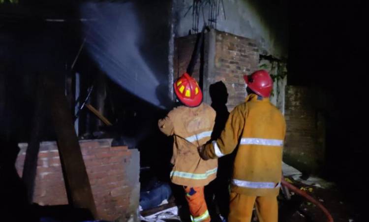 Hal Sepele, Satu Unit Rumah di Bogor Ludes Terbakar