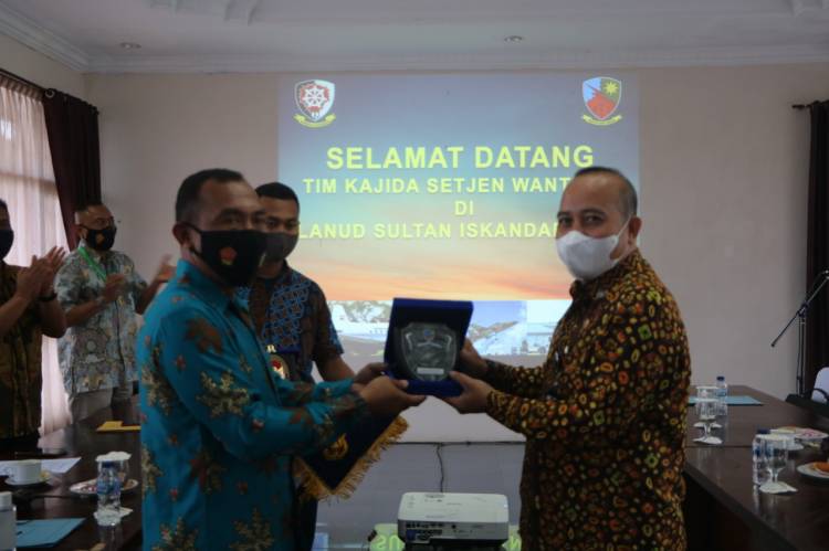 Tim  Kajida Setjen Wantanas Kunjungi  Lanud  SIM