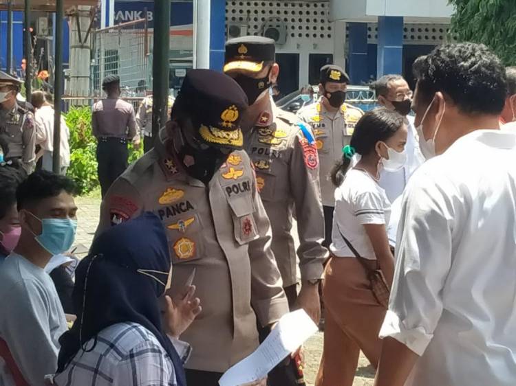 Polsek Medan Baru Lakukan Pengaman Vaksinasi Merdeka di Stadion Mini USU yang Digelar Poldasu
