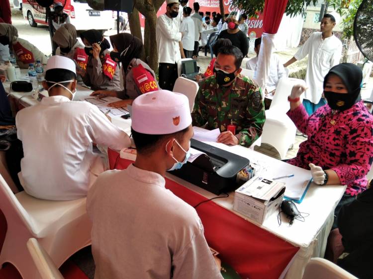 Tim Vaksinator SIM Laksanakan Vaksinasi di Pesantren Istiqamatuddin Darul Mu'arrif Aceh Besar