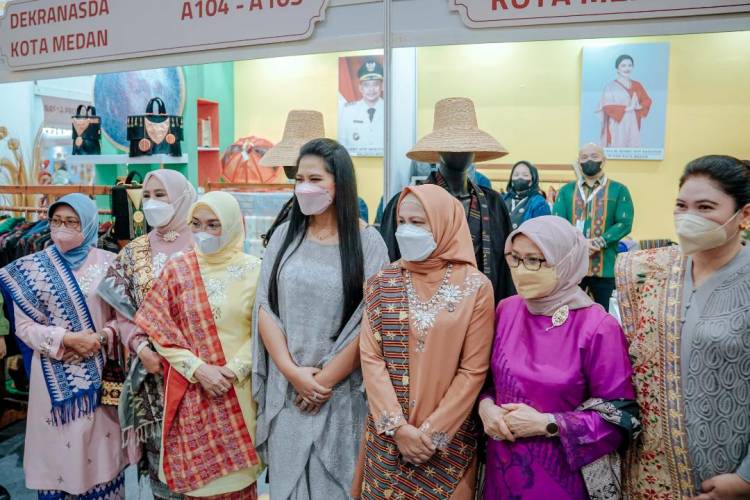 Stand Dekranasda Kota Medan Ramai Dikunjungi