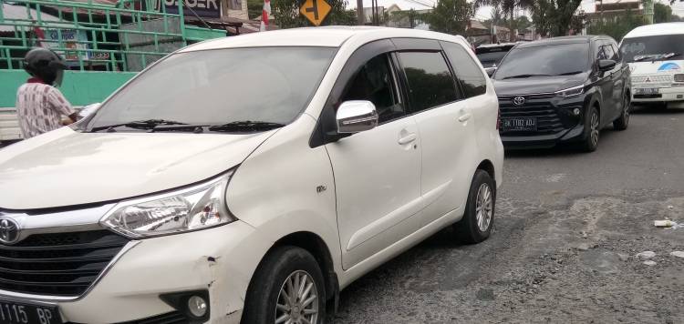 Kondisi Jalan Jamin Ginting Buruk, Warga Gerah