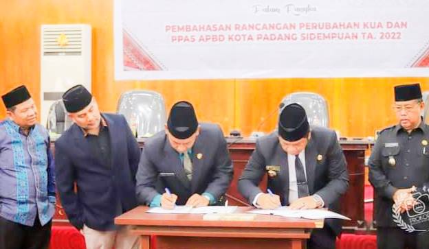 Walikota Irsan Hadiri Rapat Paripurna DPRD