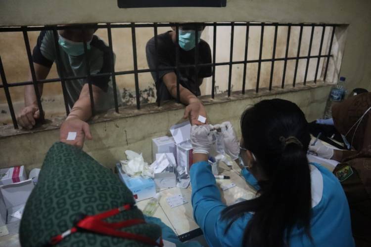 Polres Sergai Cek Kesehatan Para Tahanan