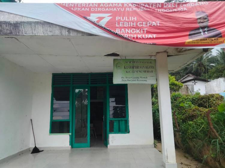 Ketauan Jarang Ngantor Kepala KUA Gunung Meriah Hanya Tersenyum