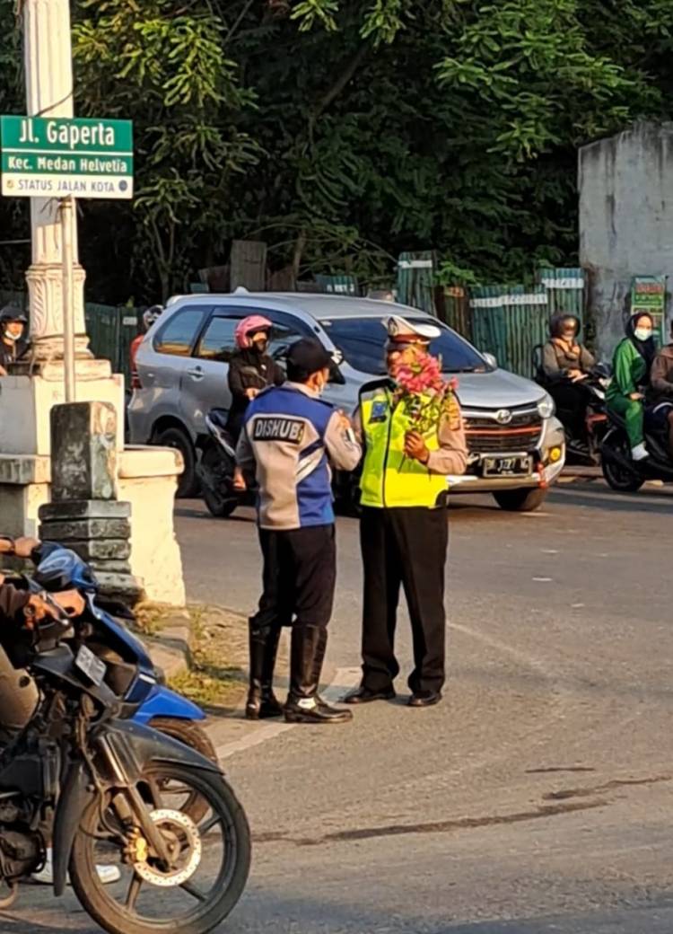 Viral, Ada aja Ulah Anggota Dishub Kota Medan Terhadap Anggota Lantas Polsek Medan Helvetia, Ternyata Ngucapin Ultah