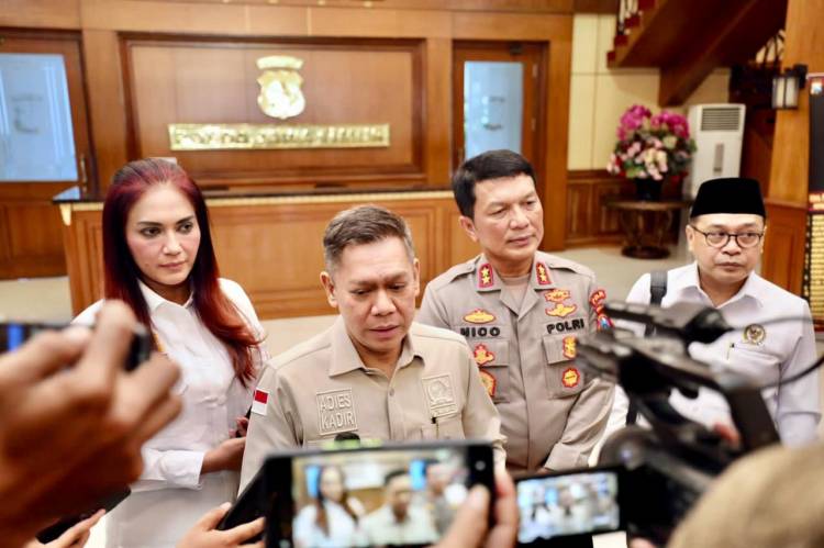 Kunker Spesifik Komisi III DPR RI ke Polda Jatim, Wakil Ketua Komisi III Adies Kadir Apresiasi Program-program Polda Jatim