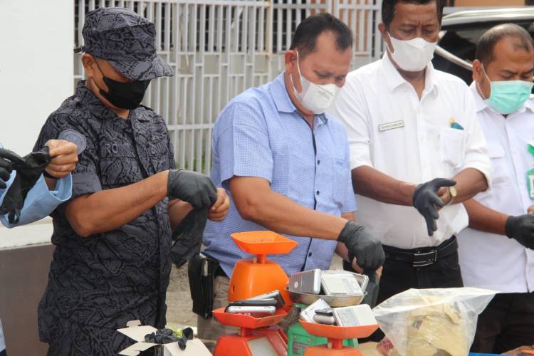 Kejari Padangsidimpuan Gelar Pemusnahan Sejumlah Barang Bukti Hasil Tangkapan Periode 2020-2022