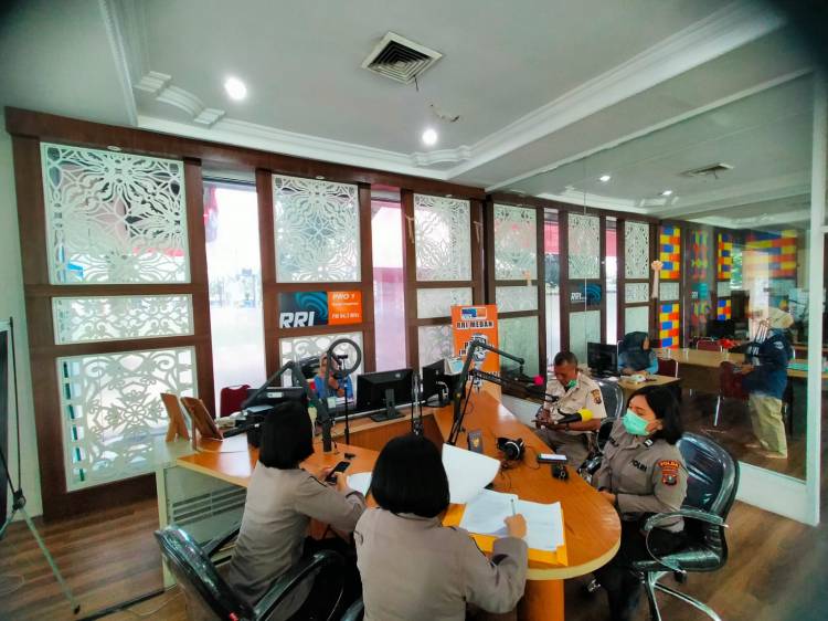 Dialog Interaktif Halo Polisi : Seluruh Pembiayaan Produk Unggulan RS. Bhayangkara TK. II Medan Gratis
