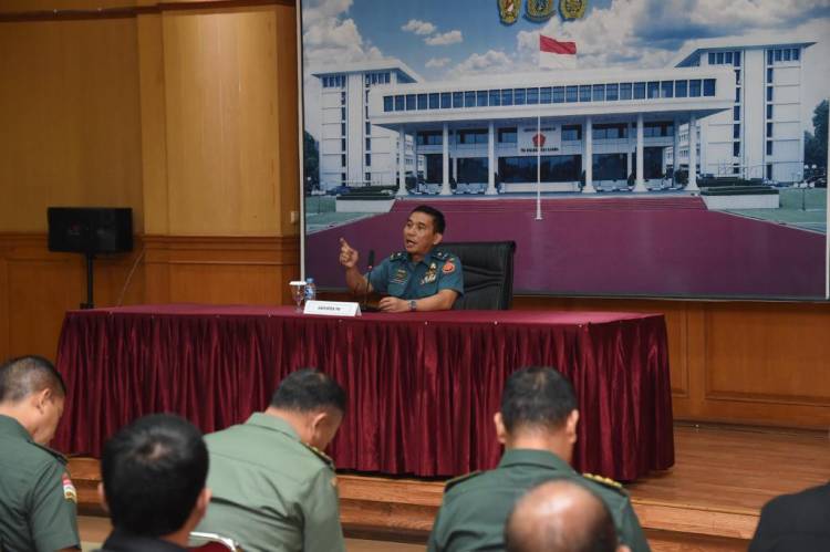 Awali Tugas, Kapuspen TNI Laksanakan Entry Briefing Kepada Anggota Puspen