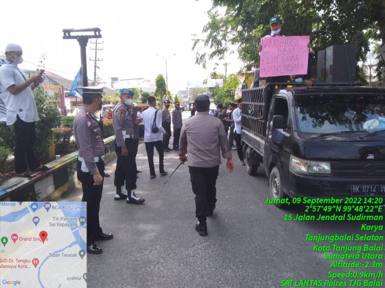 Kapolres Tanjung Balai dampingi Peserta Unjuk Rasa Long March