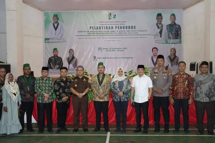 Atika Hadiri Pelantikan HMI Madina