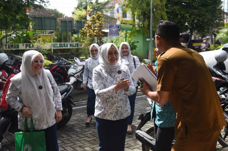 Cegah Kanker, Nawal Lubis Ajak Masyarakat Terapkan Perilaku Hidup Bersih dan Sehat