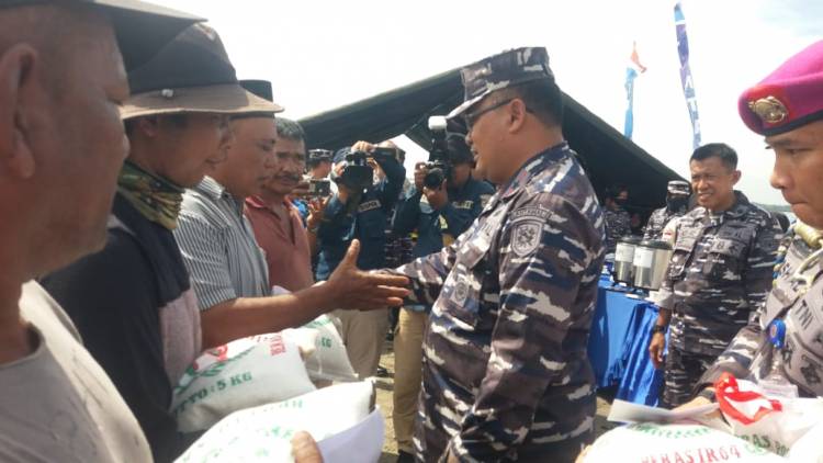 Danlantamal I Kolaborasi HNSI Medan Bersihkan Sampah di Perairan Belawan