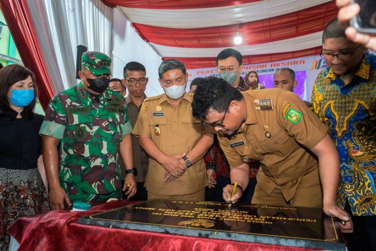 Bobby Nasution Minta PUD Pasar Selesaikan Semua Persoalan & Layani Pedagang Dengan Baik