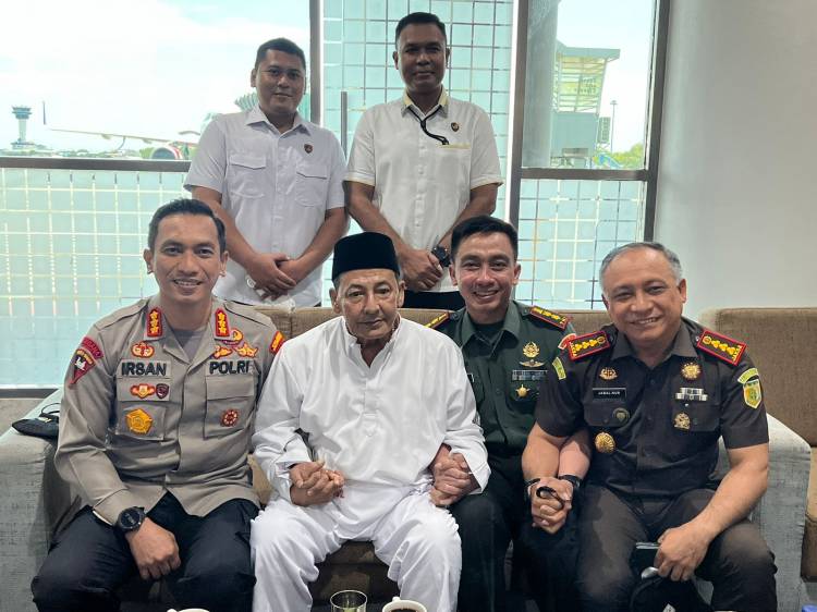 Kapolresta Deli Serdang Dampingi Kapolda Sumut Antar Keberangkatan Watimpres dan Rombongan di KNIA