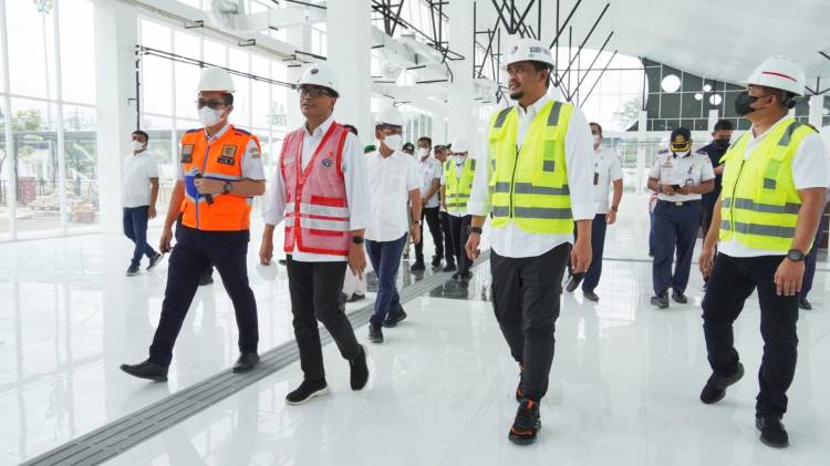 Bobby Nasution&nbsp;Tinjau Revitalisasi Terminal Tipe A Amplas Bersama Menhub, Ini Harapannya