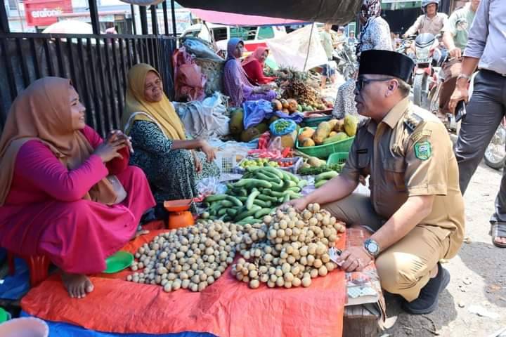 Bupati Madina Sambangi Pedagang Pasar Lama Panyabungan