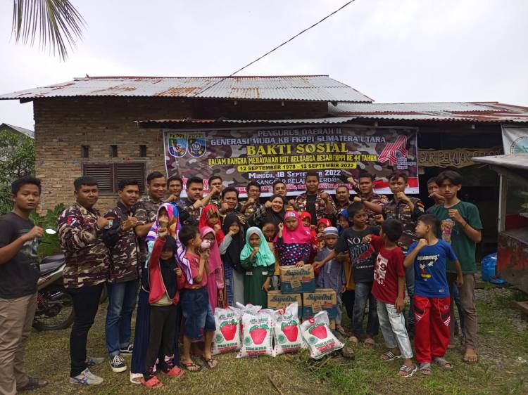 GM KB FKPPI Sumut Makan Bersama dengan Anak-anak Binaan Sanggar Belajar Cerdas