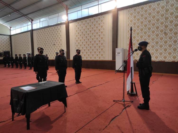 Danden Gegana Brimob Poldasu Pimpin Upacara Pengukuhan Jabatan dan Pelepasan Personil