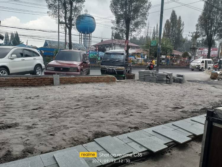 Proyek Wisata Kuliner Berastagi Sedang Berjalan, Plank Dicopot Atau Hilang?
