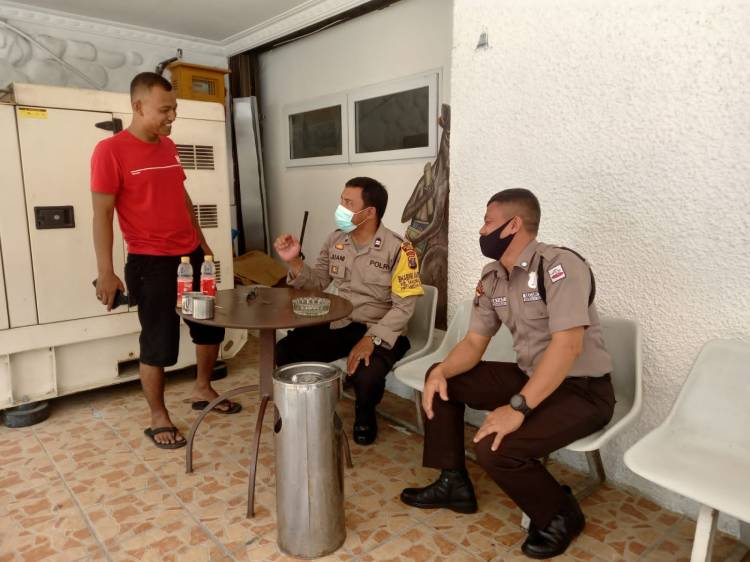Melalui Giat Sambang, Bhabinkamtibmas Polsek Medan Baru Sampaikan Pesan Kamtibmas Pada Security Australia Centre