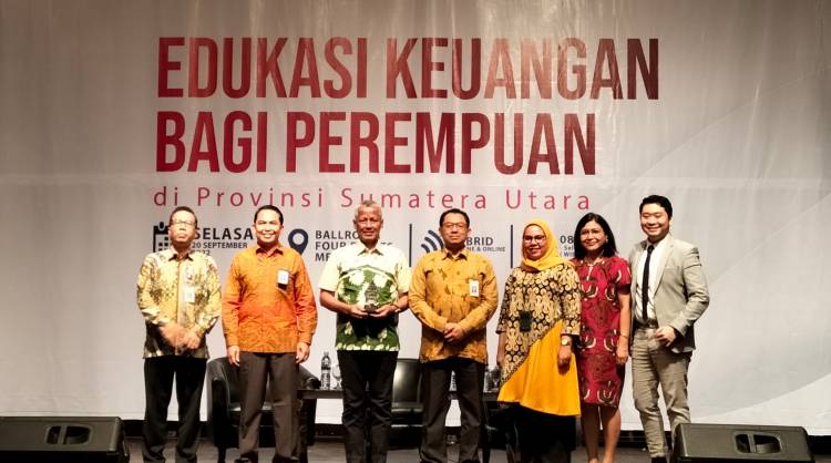 Perempuan Punya Peran Penting Dalam Mengkelola Keuangan