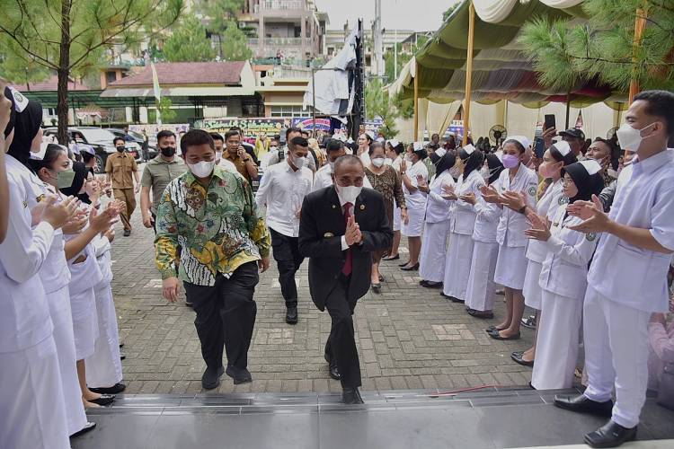 Edy Rahmayadi : Persaingan Tenaga Kesehatan Semakin Tinggi