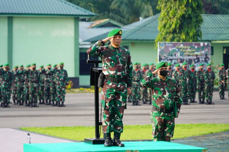 Upacara Bendera di Makorem 022/PT, Pangdam I/BB Sampakan Ini!