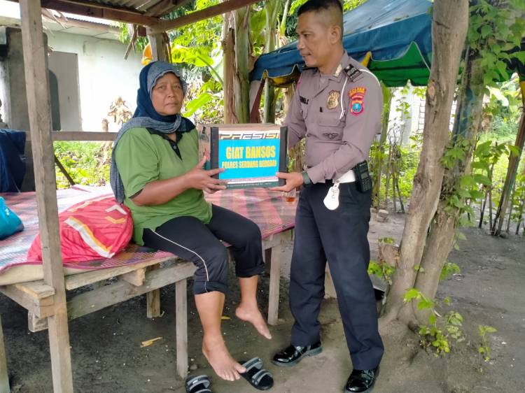 Jajaran Sat Lantas Polres Sergai Sambut HUT Polantas dengan Gelar Bansos