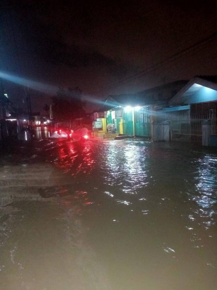 Lagi, Jalan Pahlawan Kecamatan Medan Perjuangan Terendem Banjir