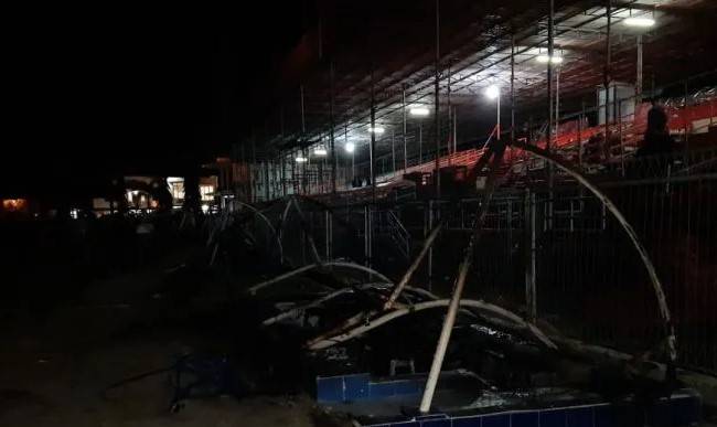 Api Stadion Berhasil di Padamkan, Berkat Kerjasama Petugas serta TNI dan Polri