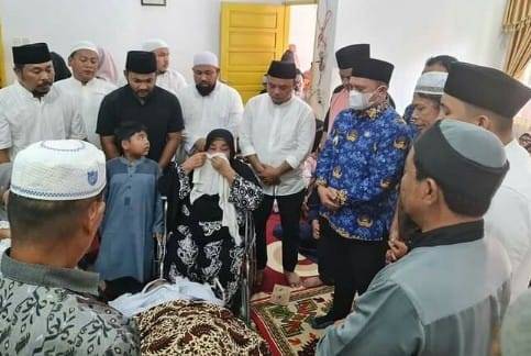 Abang Kandung Mantan Bupati Labuhanbatu Wafat, Erik Adtrada Ritonga Sampaikan Ucapan Duka Kepada Andi Suhaimi